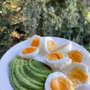 4 HUEVOS DUROS